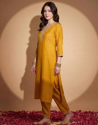 Women Ethnic Motifs Embroidered Regular Sequinned Kurta with Trousers 4