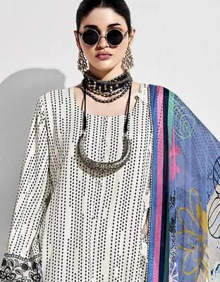 Women Embroidered Regular Thread Work Kurta with Trousers & With Dupatta 2