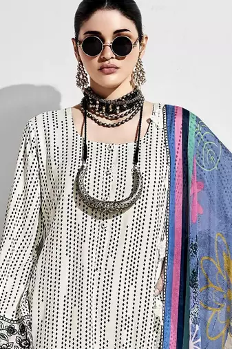 Women Embroidered Regular Thread Work Kurta with Trousers & With Dupatta