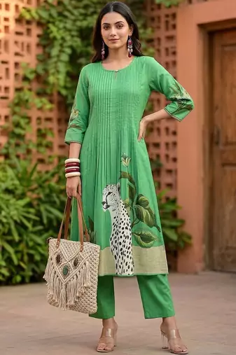 Women Animal Printed Regular Pure Cotton Kurta with Trousers