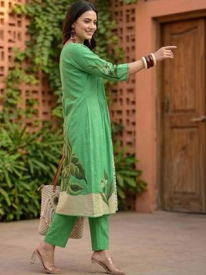 Women Animal Printed Regular Pure Cotton Kurta with Trousers 6