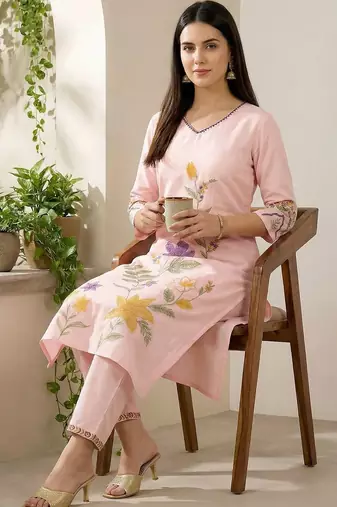 Women Floral Embroidered Regular Thread Work Kurta with Trousers