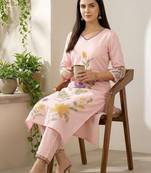 Women Floral Embroidered Regular Thread Work Kurta with Trousers
