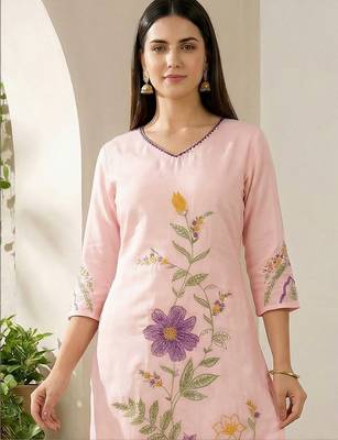 Women Floral Embroidered Regular Thread Work Kurta with Trousers 2