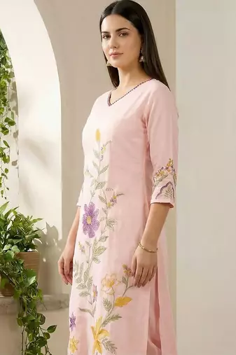 Women Floral Embroidered Regular Thread Work Kurta with Trousers