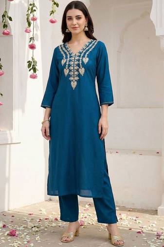 Women Ethnic Motifs Embroidered Regular Kurta with Trousers