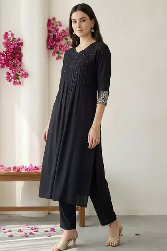 Women Ethnic Motifs Embroidered Pleated Thread Work Kurta with Trousers & With Dupatta