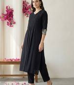 Women Ethnic Motifs Embroidered Pleated Thread Work Kurta with Trousers & With Dupatta