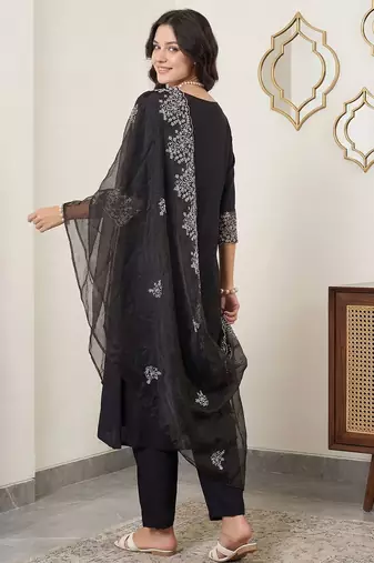 Women Ethnic Motifs Embroidered Pleated Thread Work Kurta with Trousers & With Dupatta