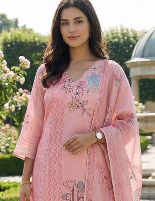 Women Floral Printed Regular Kurta with Trousers & With Dupatta 2