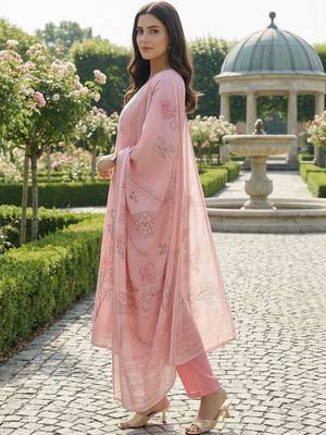Women Floral Printed Regular Kurta with Trousers & With Dupatta 3