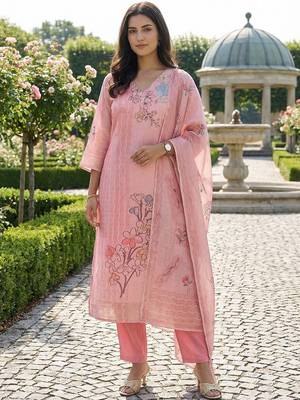 Women Floral Printed Regular Kurta with Trousers & With Dupatta 6