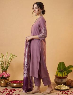 Women Ethnic Motifs Embroidered Regular Thread Work Kurta with Trousers & With Dupatta 4