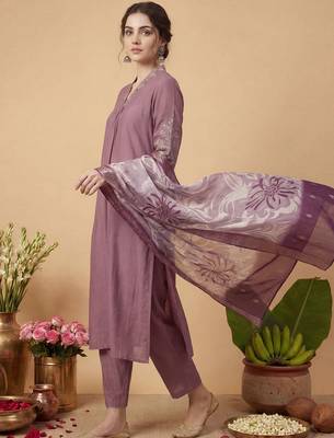 Women Ethnic Motifs Embroidered Regular Thread Work Kurta with Trousers & With Dupatta 6