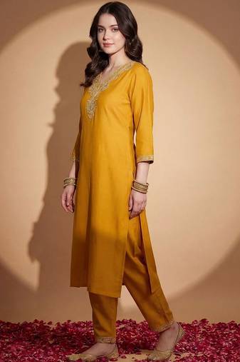 Women Ethnic Motifs Embroidered Regular Sequinned Kurta with Trousers