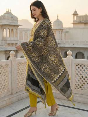 Women Ethnic Motifs Printed Regular Thread Work Kurta with Trousers & With Dupatta 3
