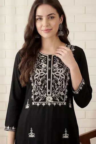 Women Floral Embroidered Regular Thread Work Kurta with Trousers