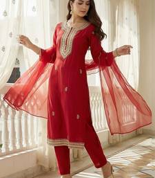 Women Floral Embroidered Regular Kurta with Trousers & With Dupatta