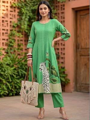 Women Animal Printed Regular Pure Cotton Kurta with Trousers 5
