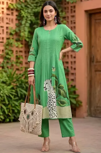 Women Animal Printed Regular Pure Cotton Kurta with Trousers
