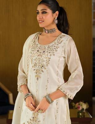 Women Paisley Embroidered Regular Beads and Stones Kurta with Palazzos & With Dupatta 2
