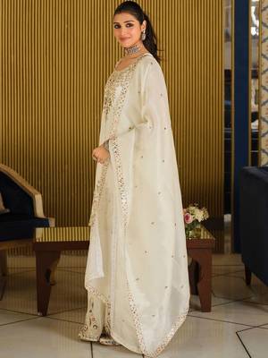 Women Paisley Embroidered Regular Beads and Stones Kurta with Palazzos & With Dupatta 3
