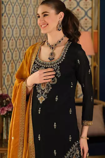 Women Paisley Embroidered Regular Beads and Stones Kurta with Palazzos & With Dupatta