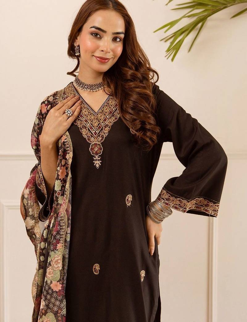 Women Ethnic Motifs Embroidered Regular Thread Work Kurta with Trousers & With Dupatta