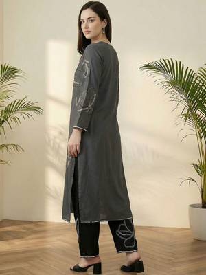 Women Floral Embroidered Regular Sequinned Kurta with Palazzos 4