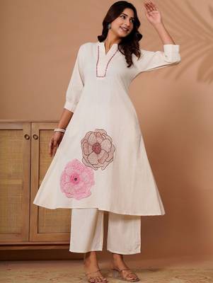 Women Floral Embroidered Regular Sequinned Kurta with Palazzos 5