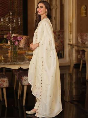 Women Floral Embroidered Panelled Beads and Stones Kurta with Trousers & With Dupatta 3