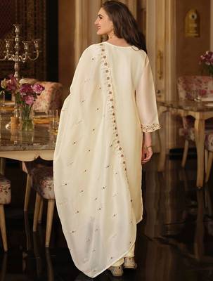 Women Floral Embroidered Panelled Beads and Stones Kurta with Trousers & With Dupatta 4
