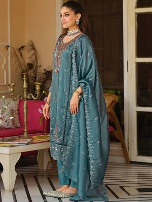 Women Floral Embroidered Panelled Beads and Stones Kurta with Trousers & With Dupatta 3