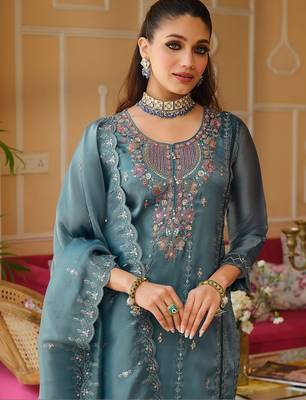 Women Floral Embroidered Panelled Beads and Stones Kurta with Trousers & With Dupatta 4