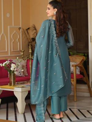 Women Floral Embroidered Panelled Beads and Stones Kurta with Trousers & With Dupatta 7