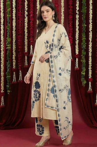 Women Floral Printed Regular Kurta with Palazzos & With Dupatta