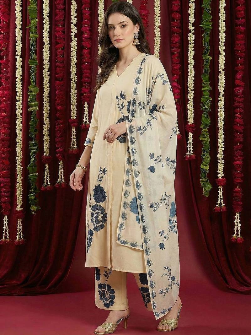 Women Floral Printed Regular Kurta with Palazzos & With Dupatta