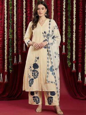 Women Floral Printed Regular Kurta with Palazzos & With Dupatta 5