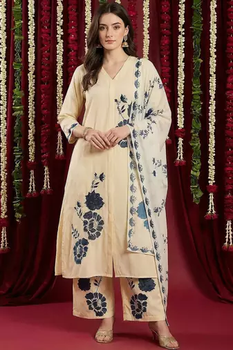 Women Floral Printed Regular Kurta with Palazzos & With Dupatta