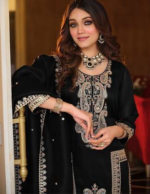 Women Paisley Embroidered Regular Sequinned Kurta with Trousers & With Dupatta 5