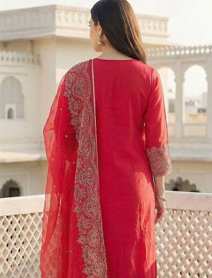 Women Embroidered Regular Thread Work Kurta with Trousers & With Dupatta 4