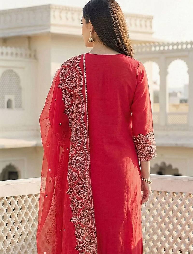 Women Embroidered Regular Thread Work Kurta with Trousers & With Dupatta