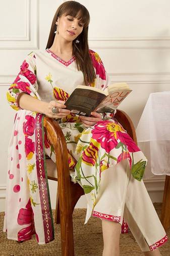 Women Floral Printed Regular Pure Cotton Kurta with Trousers & With Dupatta