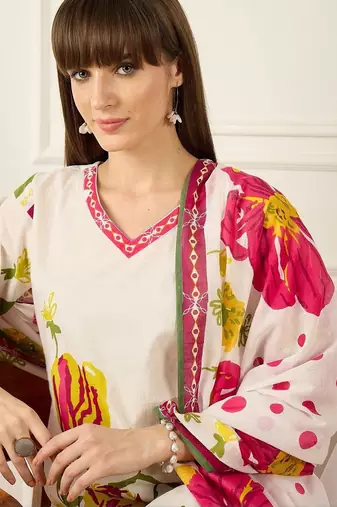 Women Floral Printed Regular Pure Cotton Kurta with Trousers & With Dupatta