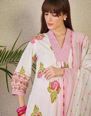Women Floral Printed Regular Pure Cotton Kurta with Trousers & With Dupatta 2