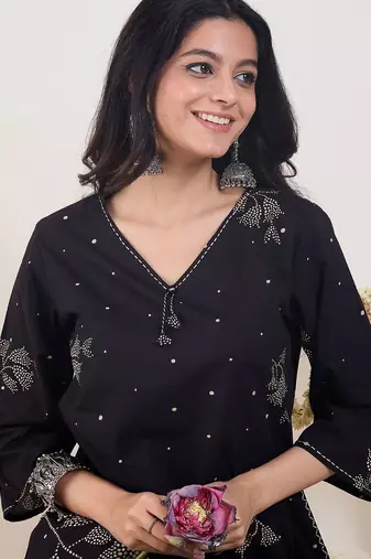 Women Ethnic Motifs Printed Regular Thread Work Pure Cotton Kurta with Trousers