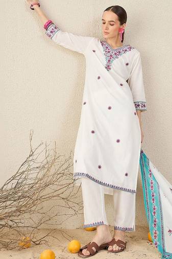 Women Floral Embroidered Regular Thread Work Pure Cotton Kurta with Trousers & With Dupatta