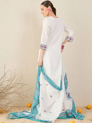 Women Floral Embroidered Regular Thread Work Pure Cotton Kurta with Trousers & With Dupatta 4