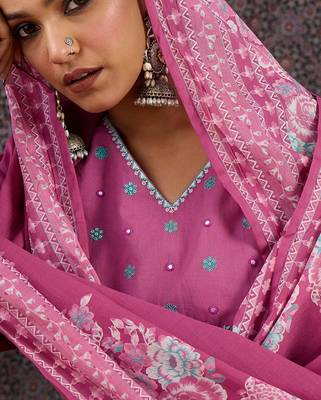 Women Floral Embroidered Regular Thread Work Pure Cotton Kurta with Trousers & With Dupatta 2