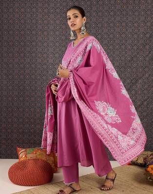 Women Floral Embroidered Regular Thread Work Pure Cotton Kurta with Trousers & With Dupatta 4